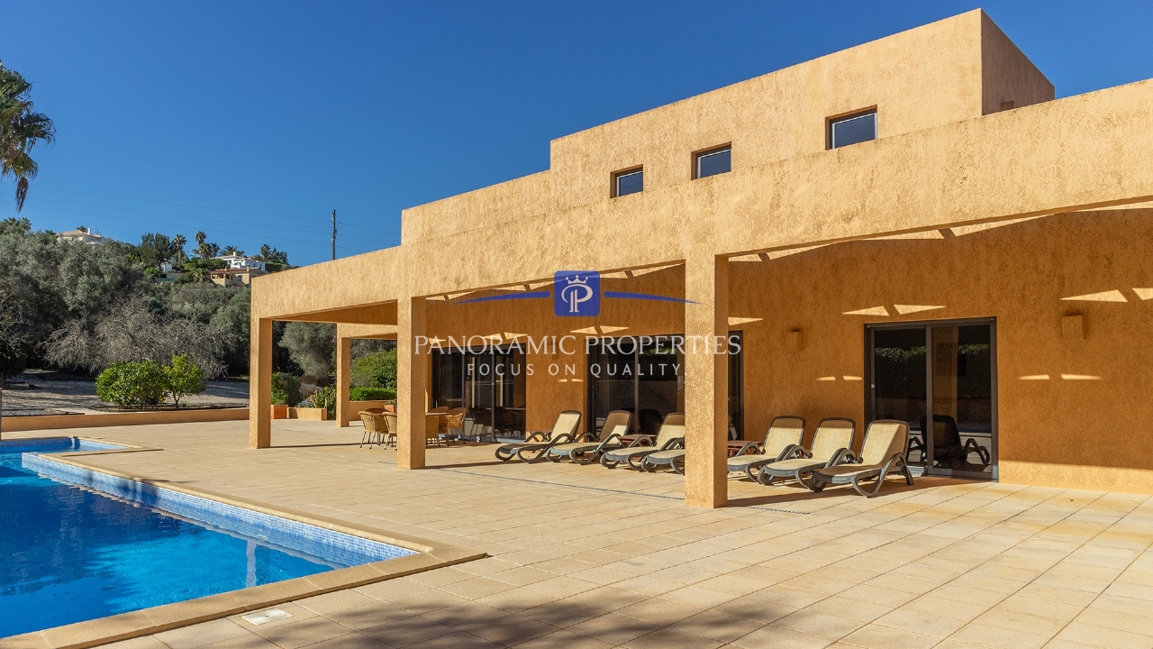 4 bed Villa in Lagos, Western Algarve