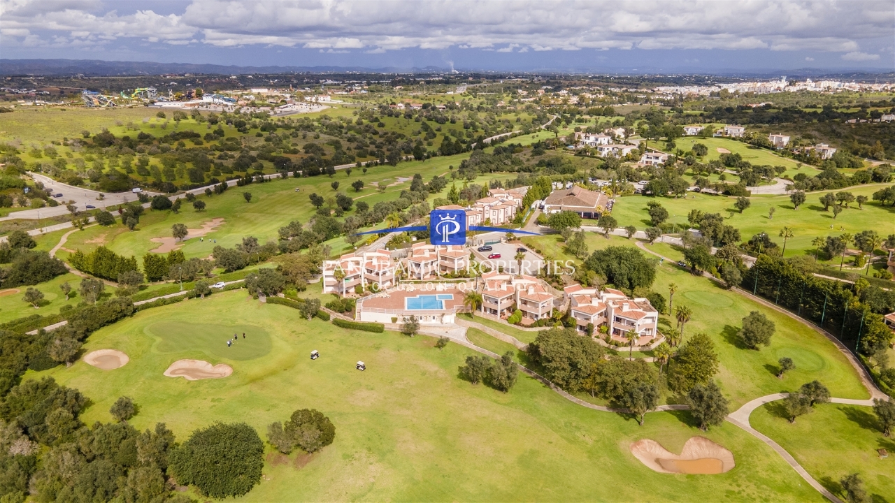 2 bed Apartment in Lagoa, Western Algarve