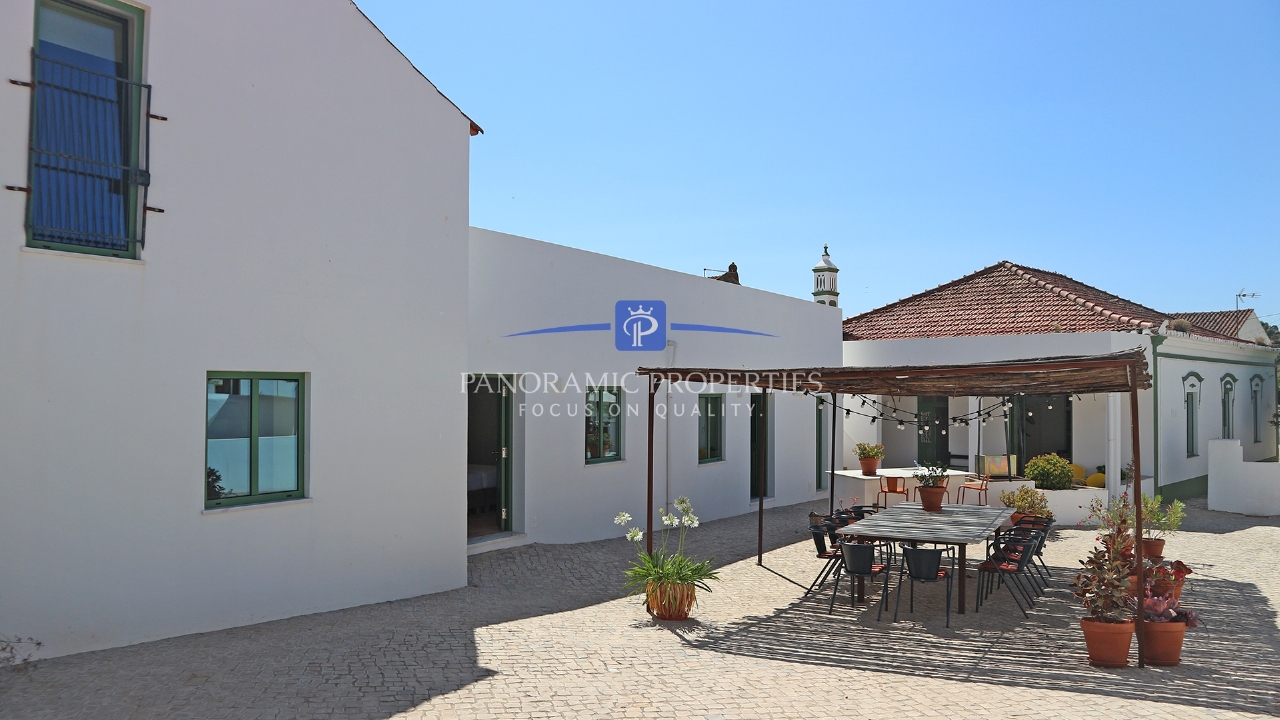 6 bed Villa in Silves, Western Algarve