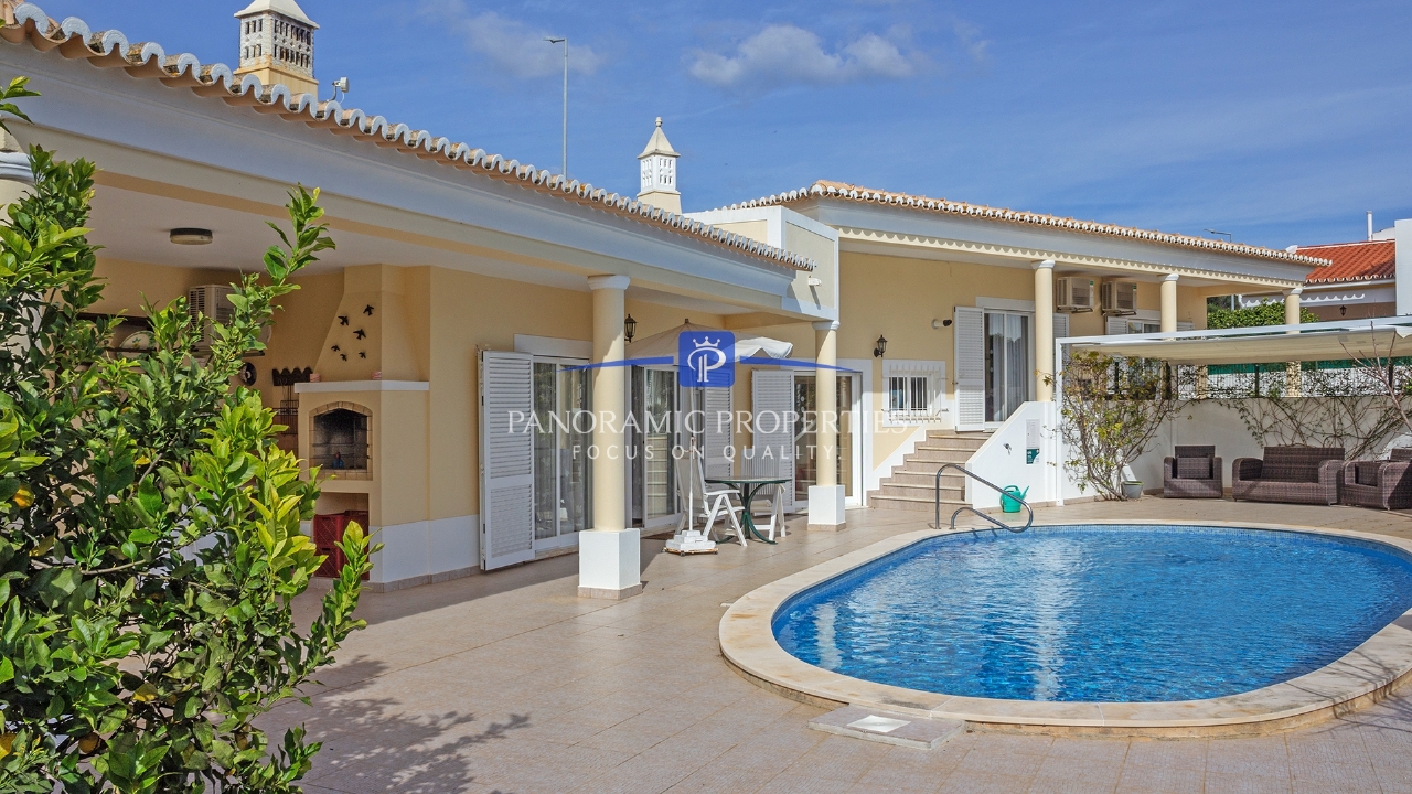 4 bed Villa in Lagos, Western Algarve