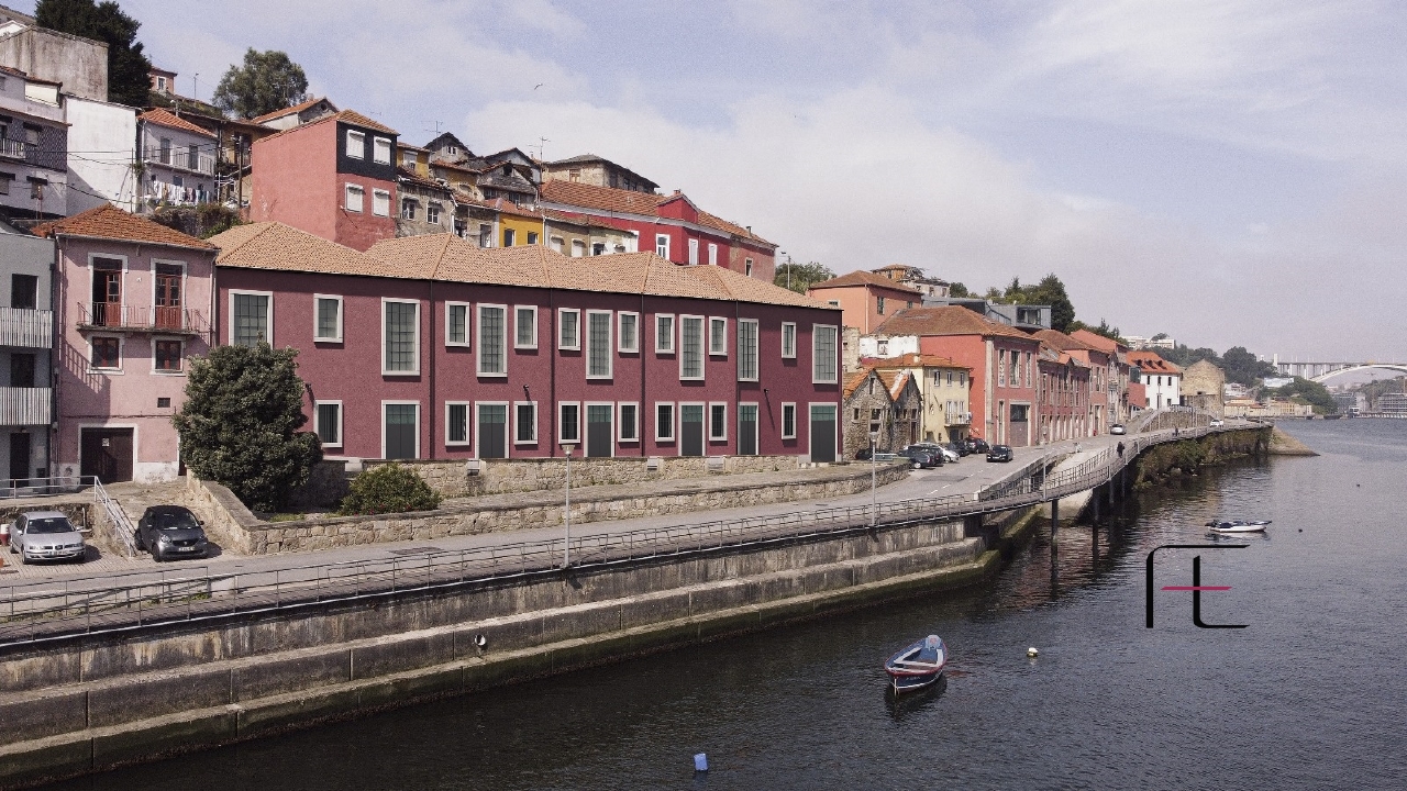 Commercieel / Zakelijk in Vila Nova de Gaia, Porto