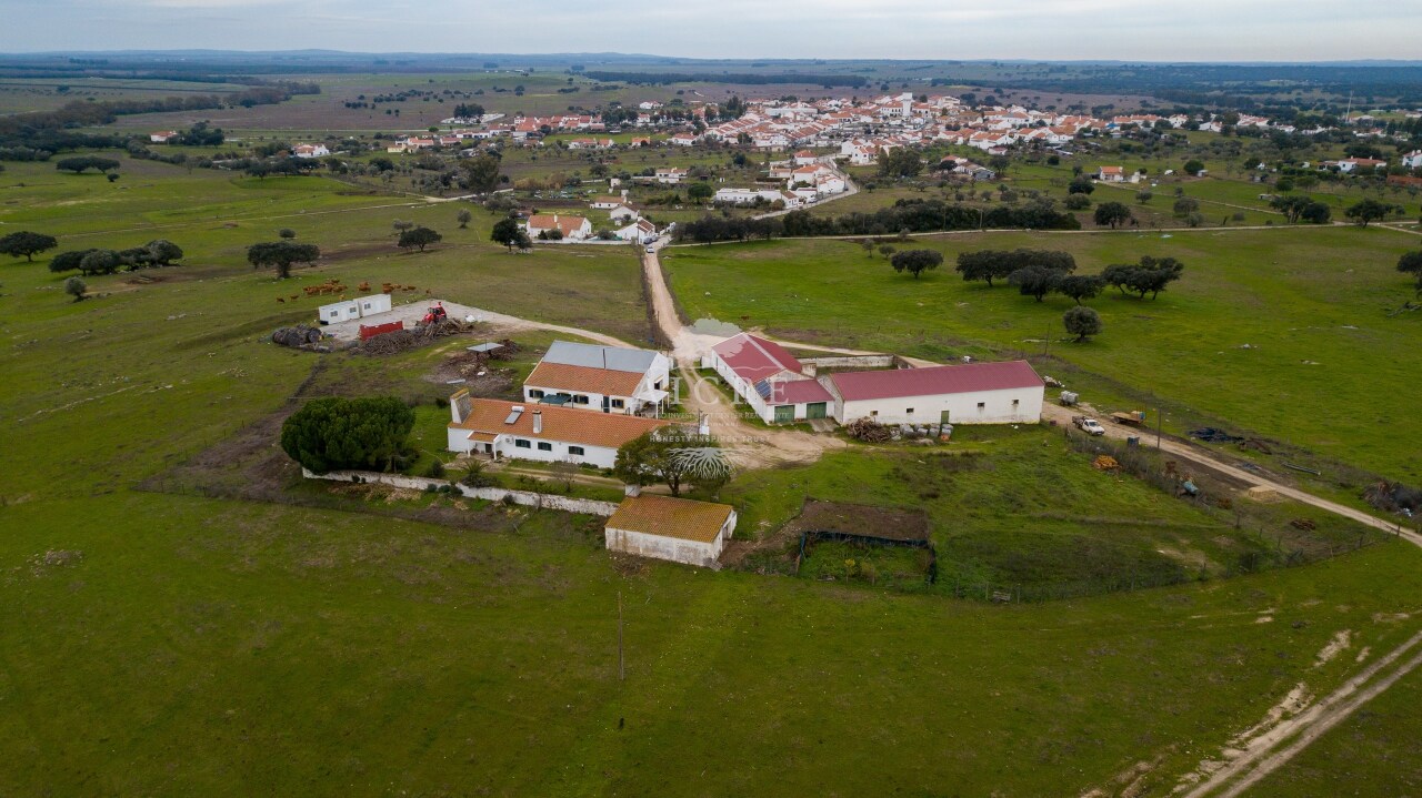 2 bed Boerderij in Viana do Alentejo, Évora