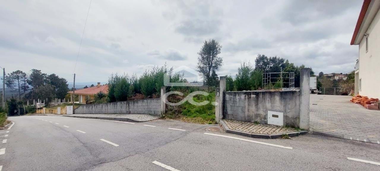 Perceel / Land in Cavernães, Viseu
