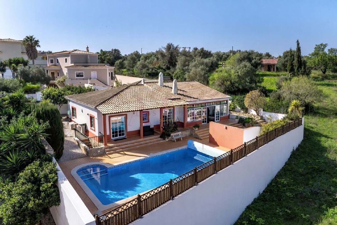 3 bed Villa in Lagos, Western Algarve