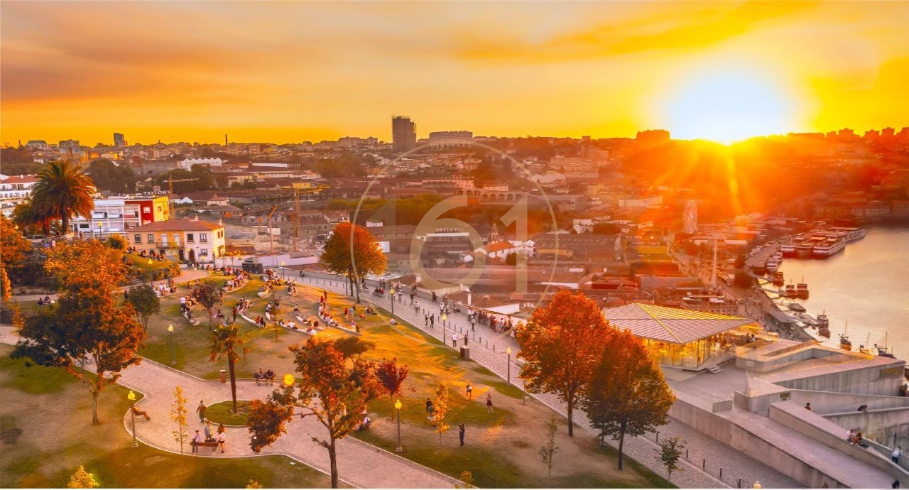 Plot / Land in Santa Marinha, Vila Nova de Gaia, Porto