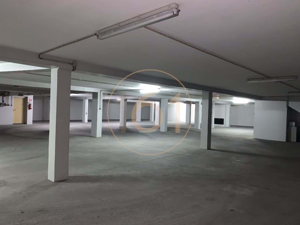 Garage / Parkeerplaats in Porto