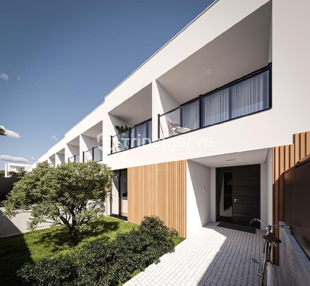 3 bed Villa in Lagoa, Western Algarve