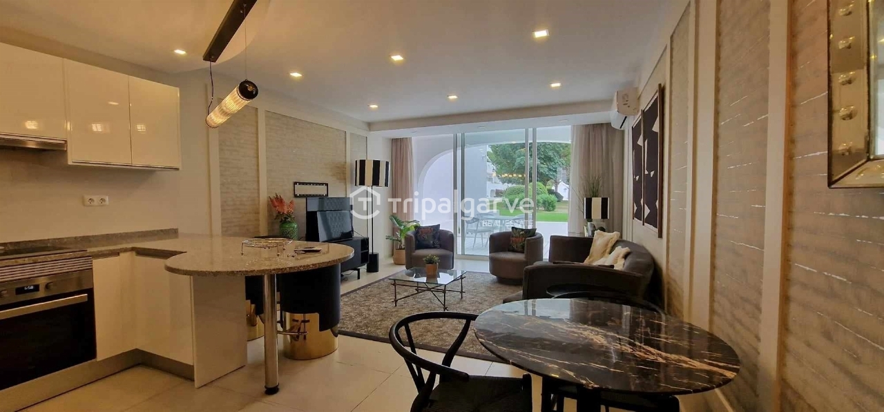 2 bed Apartment in Loulé, Central Algarve