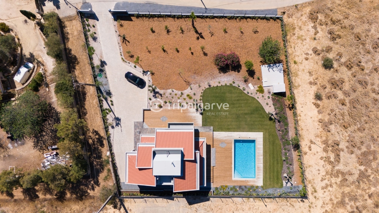 5 bed Villa in Loulé, Central Algarve
