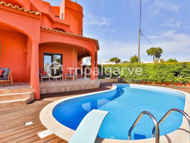 4 bed Villa in Loulé, Central Algarve