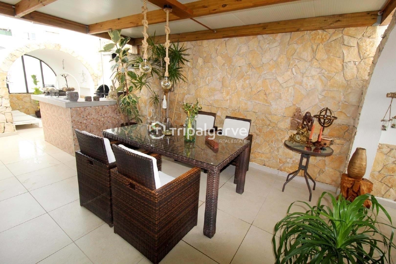 4 bed Apartment in Albufeira, Central Algarve