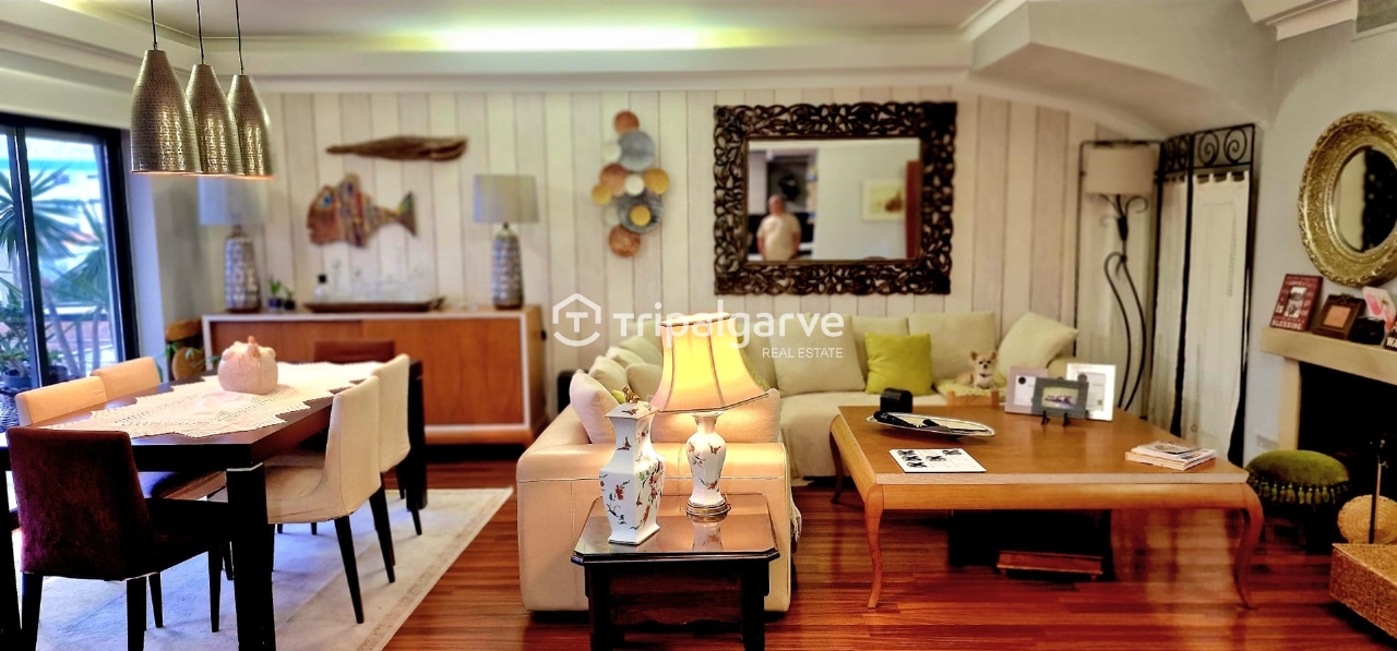 4 bed Apartment in Portimão, Western Algarve