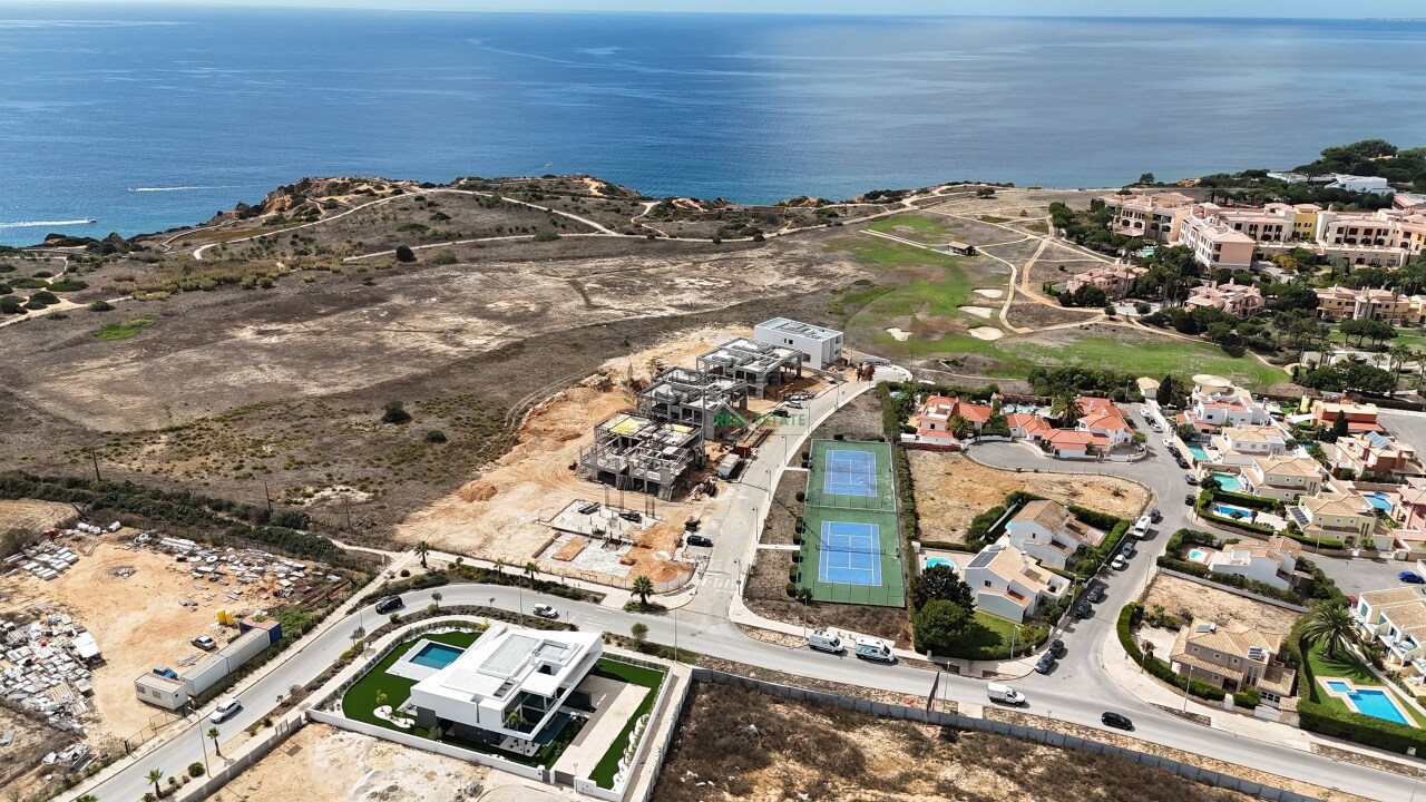 4 bed Villa in Lagos, Western Algarve