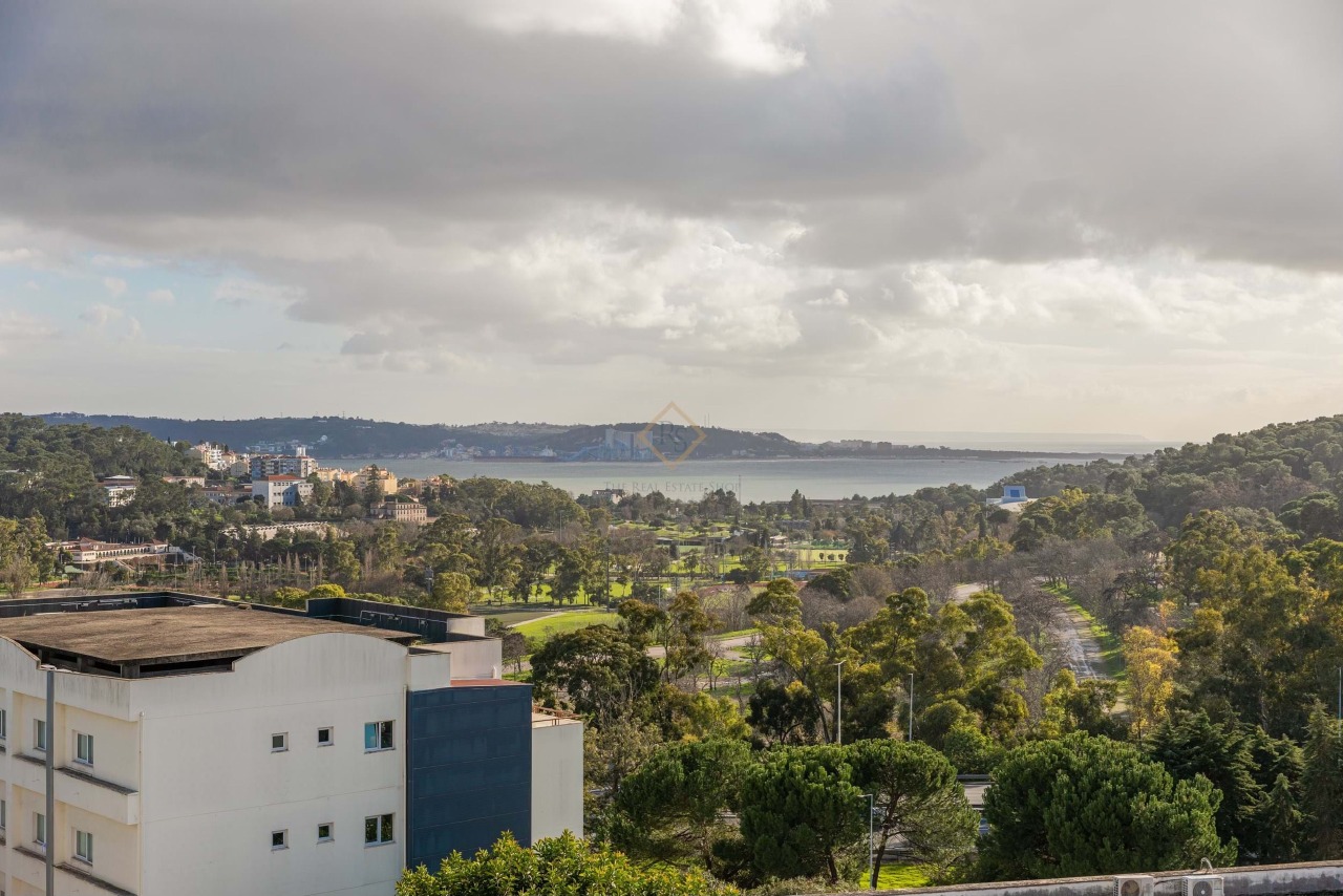 6 bed Villa in Oeiras, Lisboa