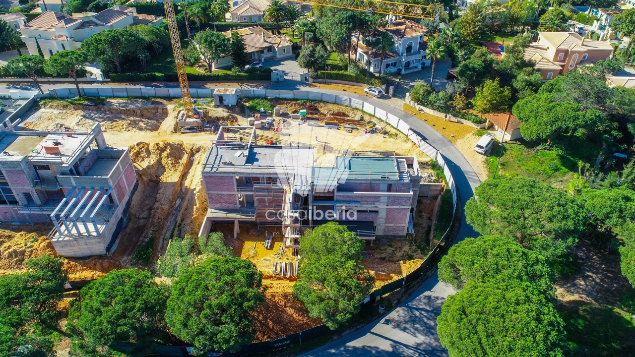 5 bed Villa in Loulé, Central Algarve