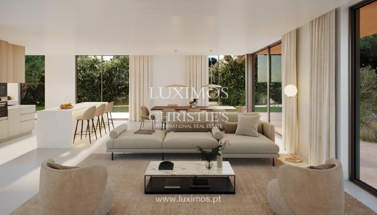 4 bed Villa in Almancil, Loulé, Central Algarve