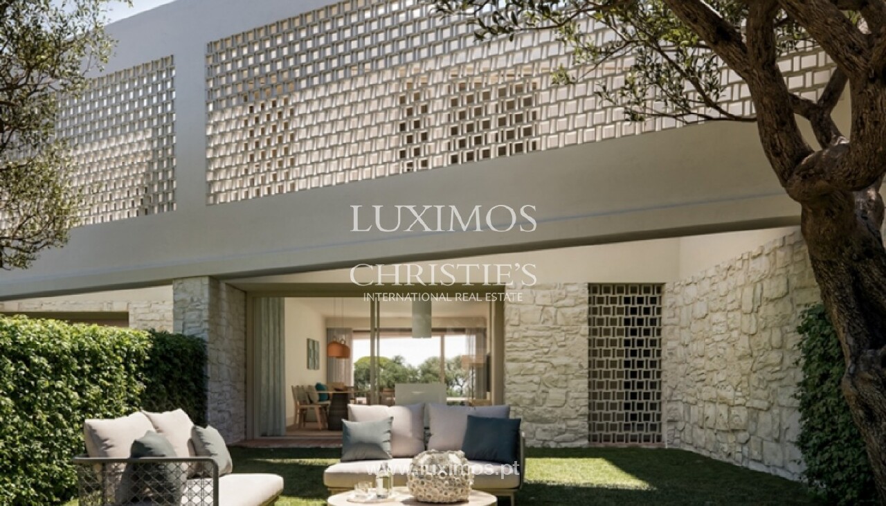 2 bed Villa in Quarteira, Loulé, Central Algarve