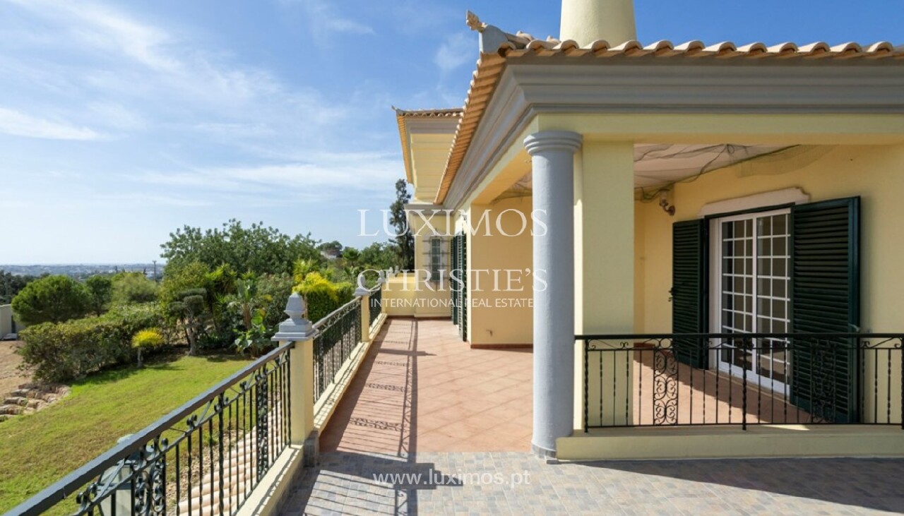 5 bed Villa in Moncarapacho, Olhão, Eastern Algarve