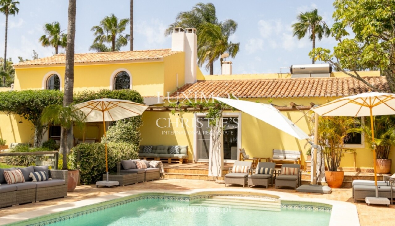 7 bed Villa in Mexilhoeira Grande, Portimão, Western Algarve