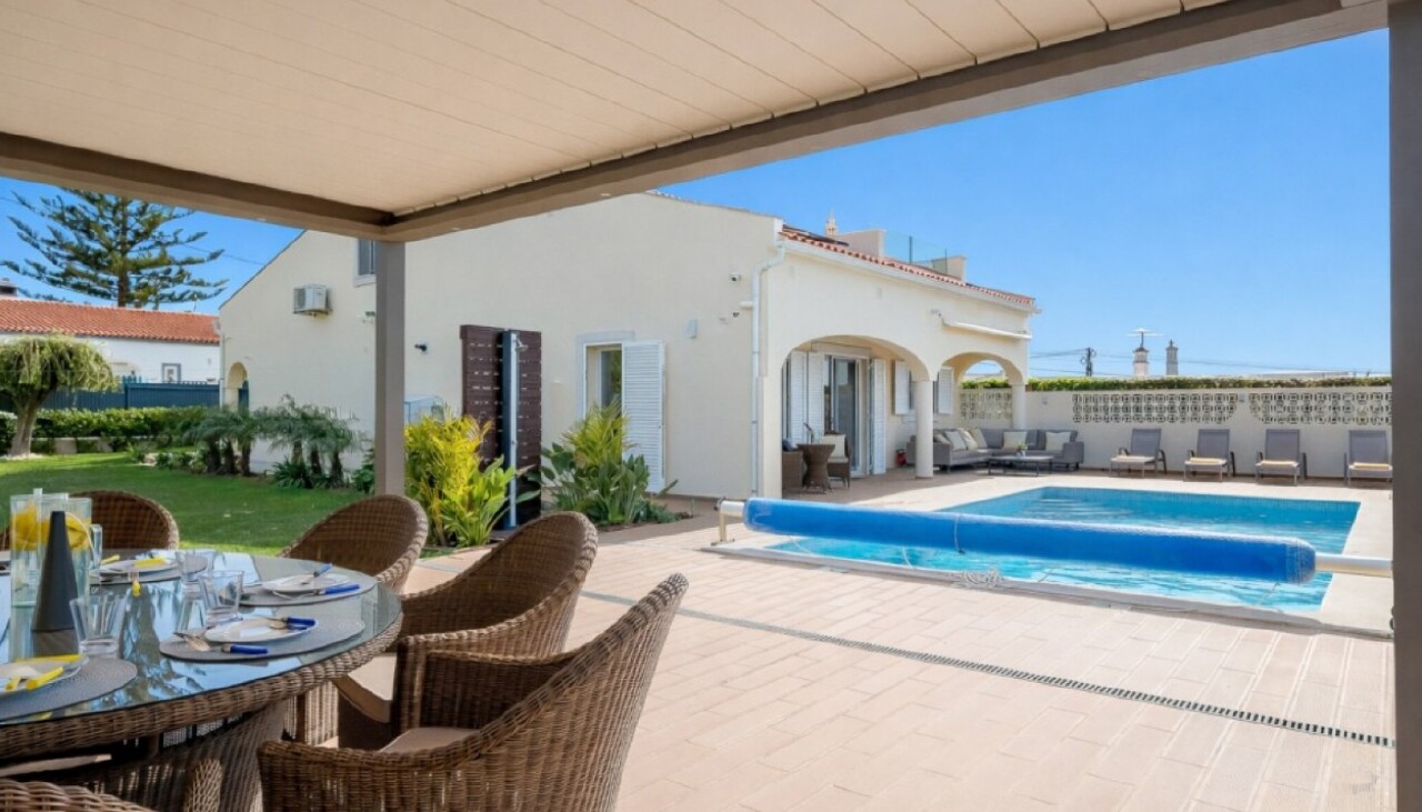 4 bed Villa in Guia, Albufeira, Central Algarve