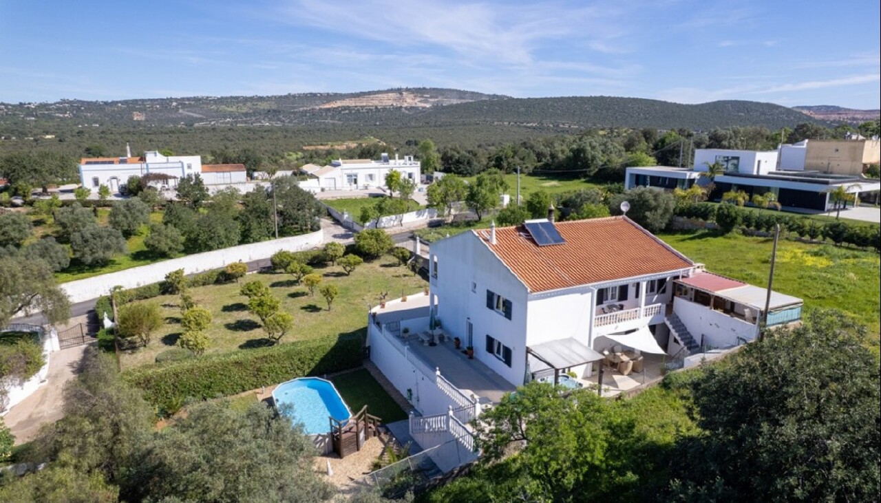 5 bed Villa in Boliqueime, Loulé, Central Algarve