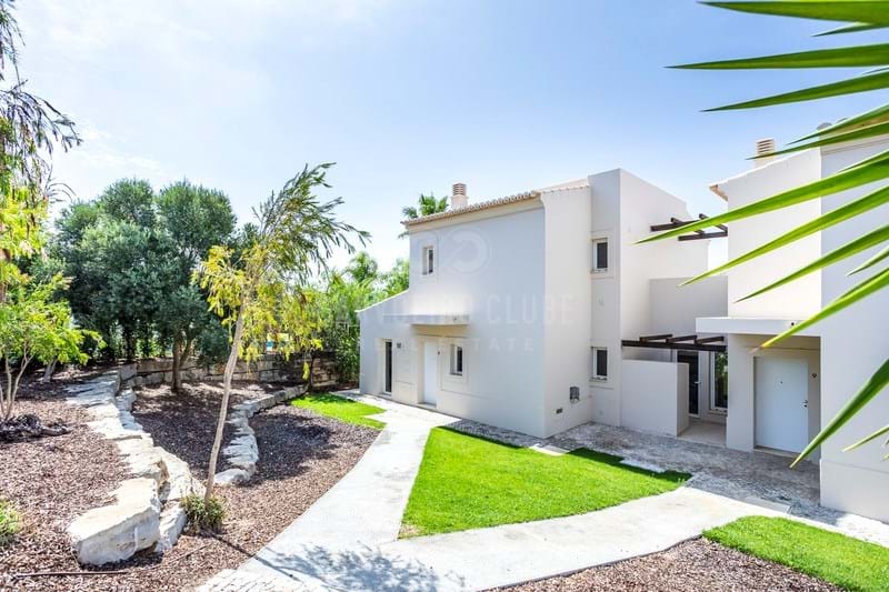 2 bed Villa in Carvoeiro, Lagoa, Western Algarve