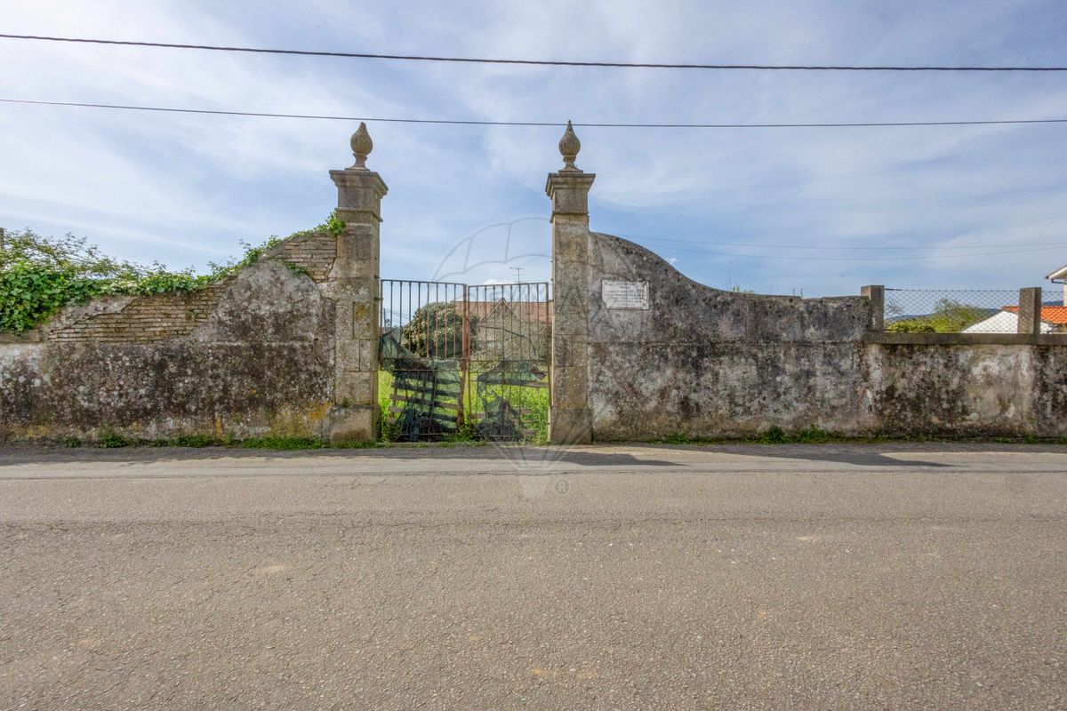 5 bed Villa in Valença, Viana do Castelo