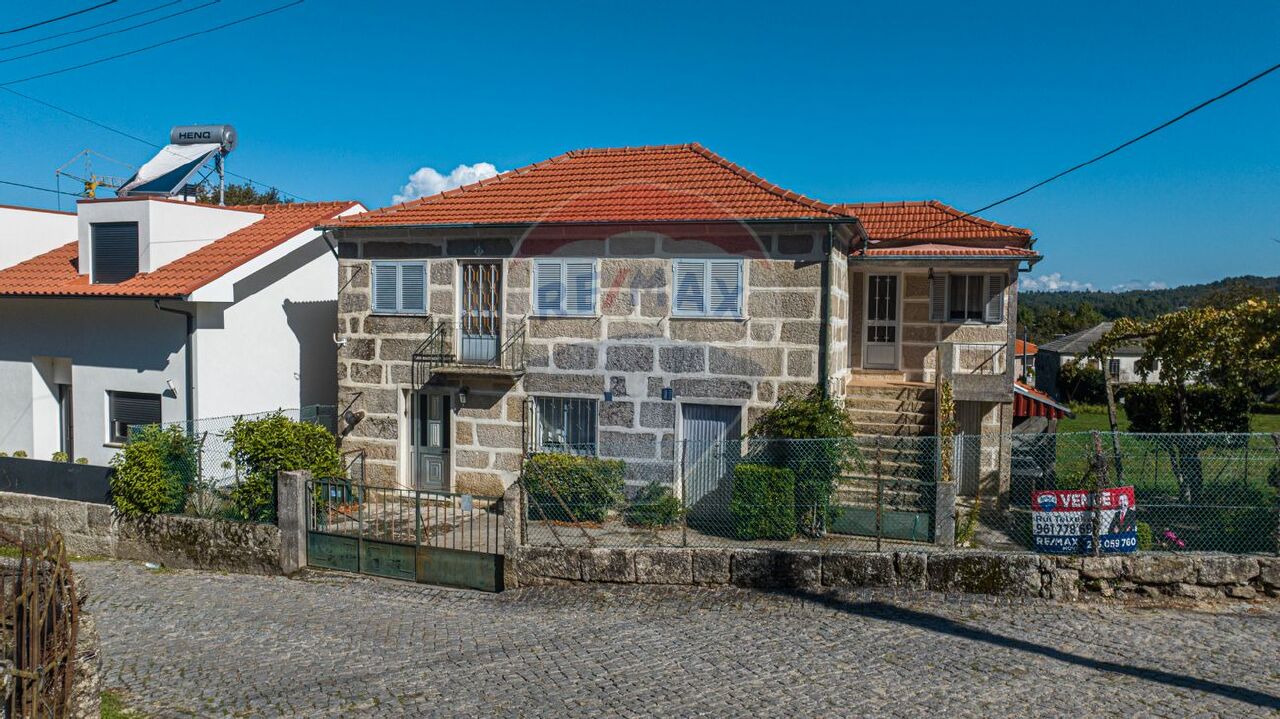 Villa in União das freguesias de Carvalho e Basto (Santa Tecla), Celorico de Basto, Braga