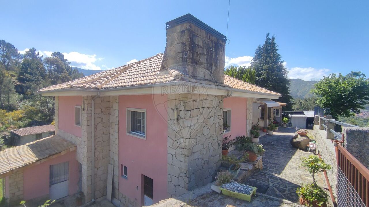 Villa in União das freguesias de Arcos de Valdevez (São Paio) e Giela, Arcos de Valdevez, Viana do Castelo