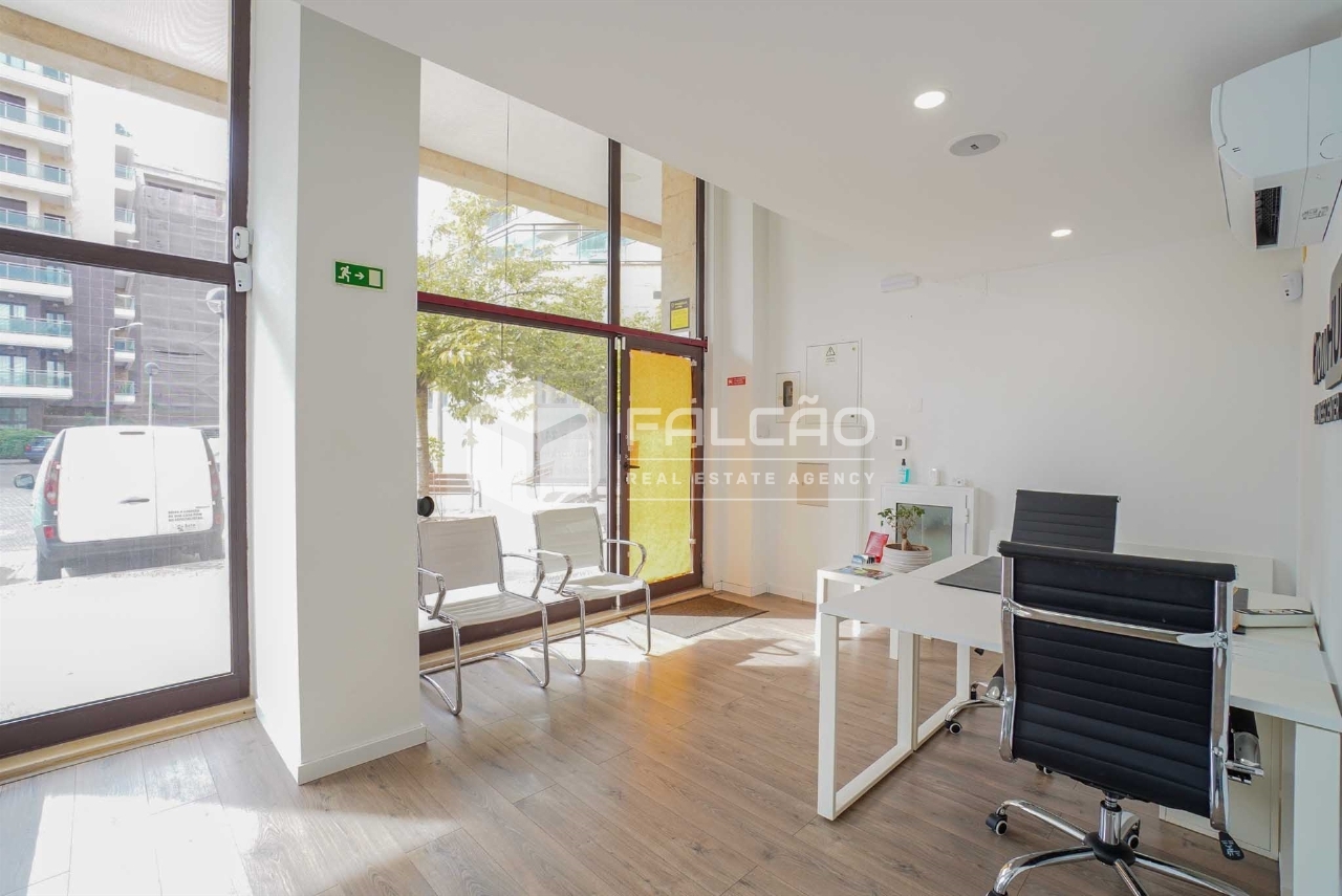 Commercial / Business in Loures, Lisboa