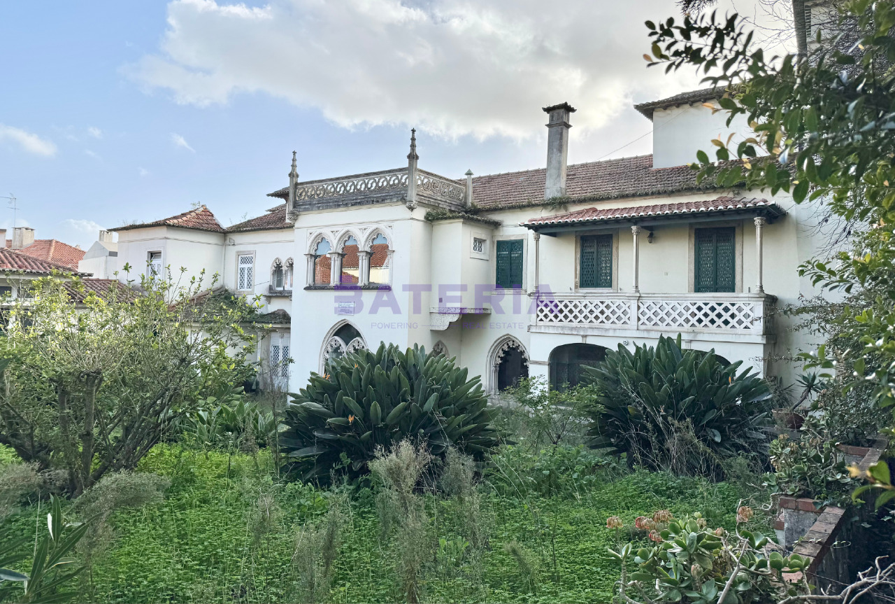 50 bed Apartment in Carnaxide, Oeiras, Lisboa