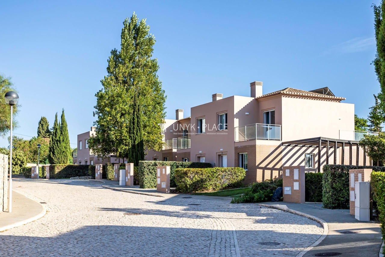 2 bed Villa in Carvoeiro, Lagoa, Western Algarve